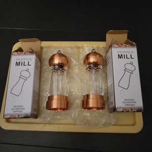 Salt/pepper grinders
